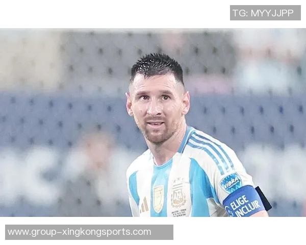 全球足球传奇人物盘点十大著名足球明星的辉煌成就与影响力